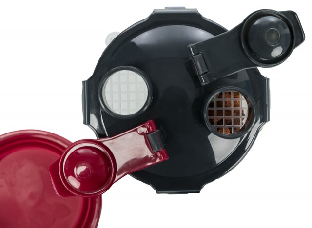 TRIXIE FLASKE MED FÔR- OG VANNBEHOLDER + REISESKÅL