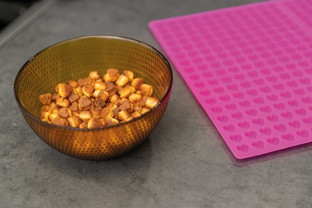 Baking Mat 38×28 cm - hearts