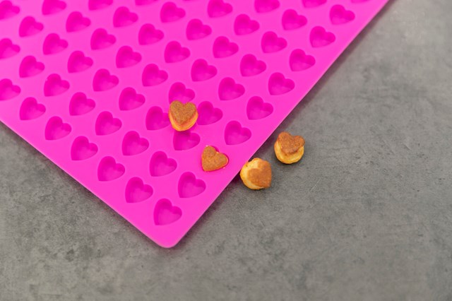 Baking Mat 38×28 cm - hearts